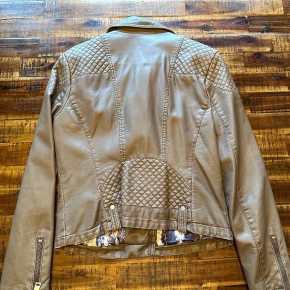 Leather Jacket - Picture 2 of 3